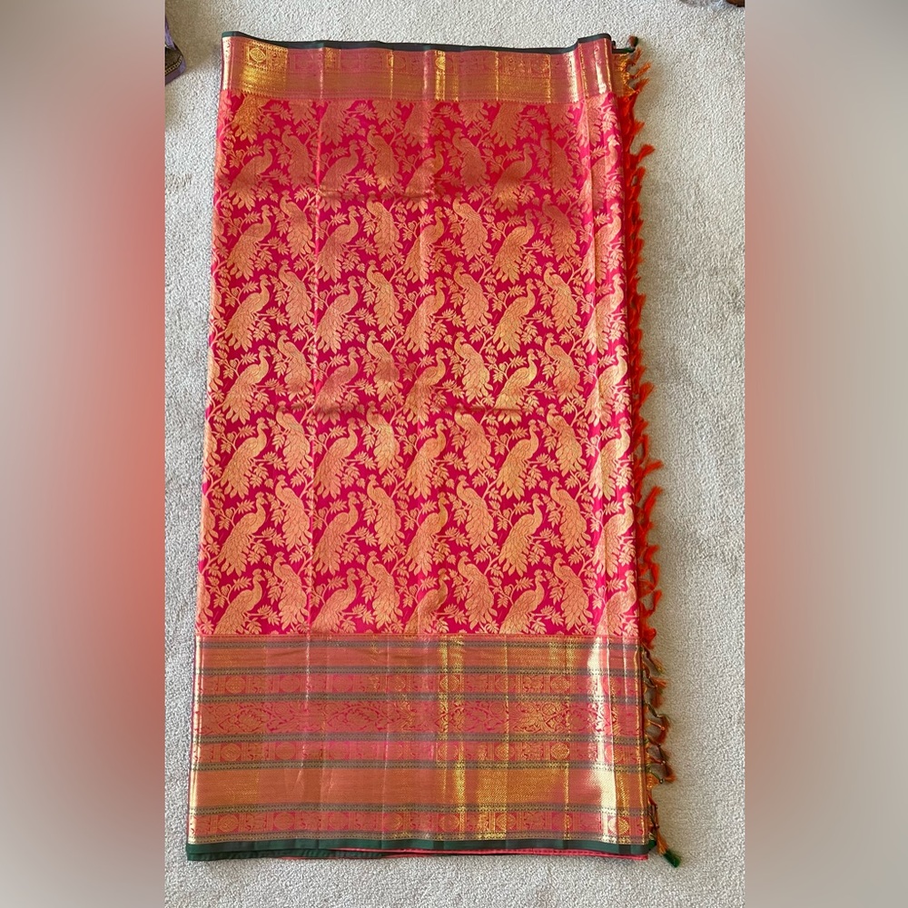 🆕 Pink/Orange Color Silk Saree With Golden Zari Border and Rich Pallu